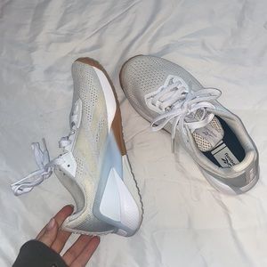 Like new (never worn) size 8 Reebok nano.xi
